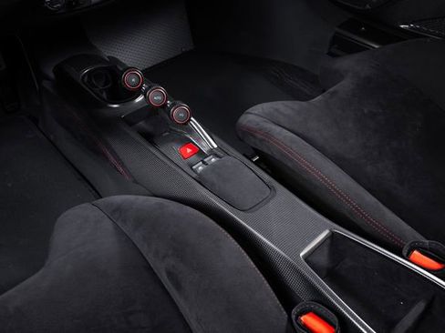 Used 2019 Ferrari 488 Pista Coupe RWD image 33