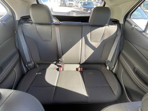 Used 2025 Buick Encore GX Preferred image 38