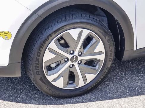 Certified 2022 Kia Niro EX Premium image 10