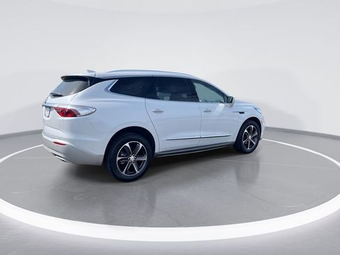 Used 2023 Buick Enclave Essence w/ LPO, Touring Package AWD/4WD image 8