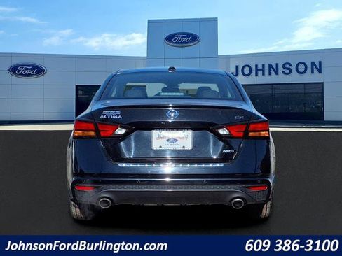 Used 2021 Nissan Altima 2.5 SR w/ SR Premium Package image 4