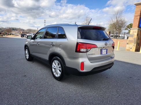 Used 2014 Kia Sorento EX w/ EX V6 Touring Package image 24