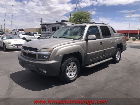 Used 2002 Chevrolet Avalanche 4x4 w/ Off-Road Suspension Pkg image 4