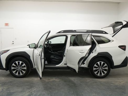 Used 2023 Subaru Outback Limited AWD/4WD image 28