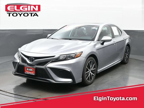 Used 2024 Toyota Camry SE FWD image 1