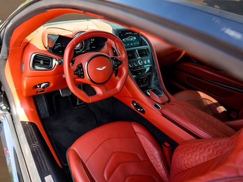 Used 2019 Aston Martin DBS Superleggera RWD image 10