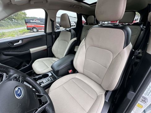 Used 2020 Ford Escape Titanium AWD/4WD image 24