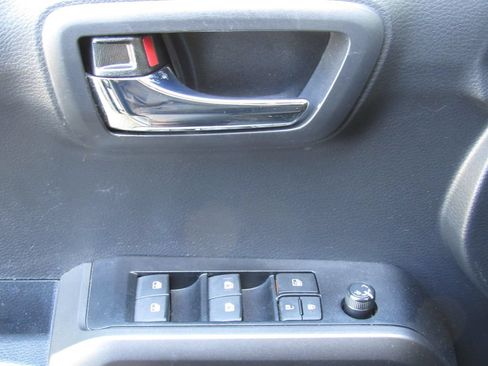 Certified 2023 Toyota Tacoma TRD Sport AWD/4WD image 34