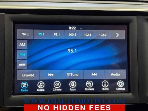 Used 2020 Chrysler Pacifica Touring-L FWD image 24