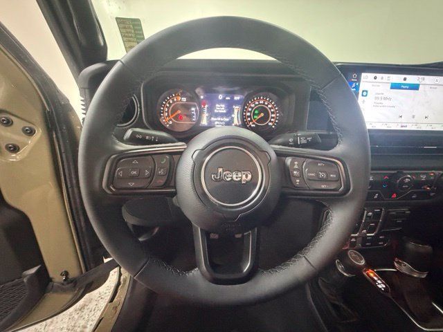 Used 2026 Jeep Gladiator Mojave AWD/4WD image 15