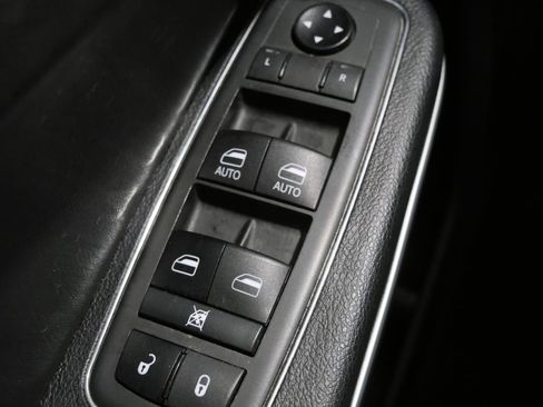 Used 2021 Chrysler 300 S RWD image 13