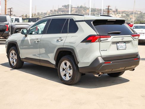 Certified 2022 Toyota RAV4 XLE w/ Convenience Package FWD image 5