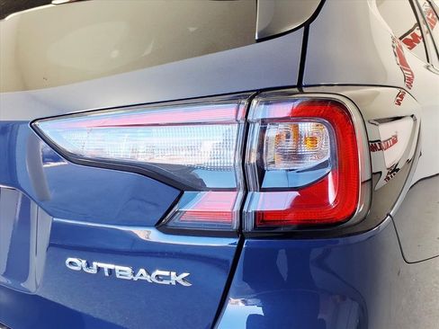 Used 2025 Subaru Outback Premium image 6