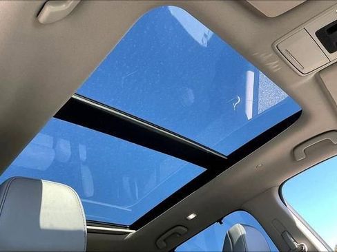 Used 2025 Honda Pilot Touring image 28