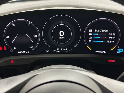 Used 2021 Porsche Taycan image 28