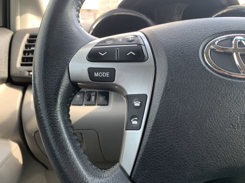 Used 2013 Toyota Highlander Limited image 19