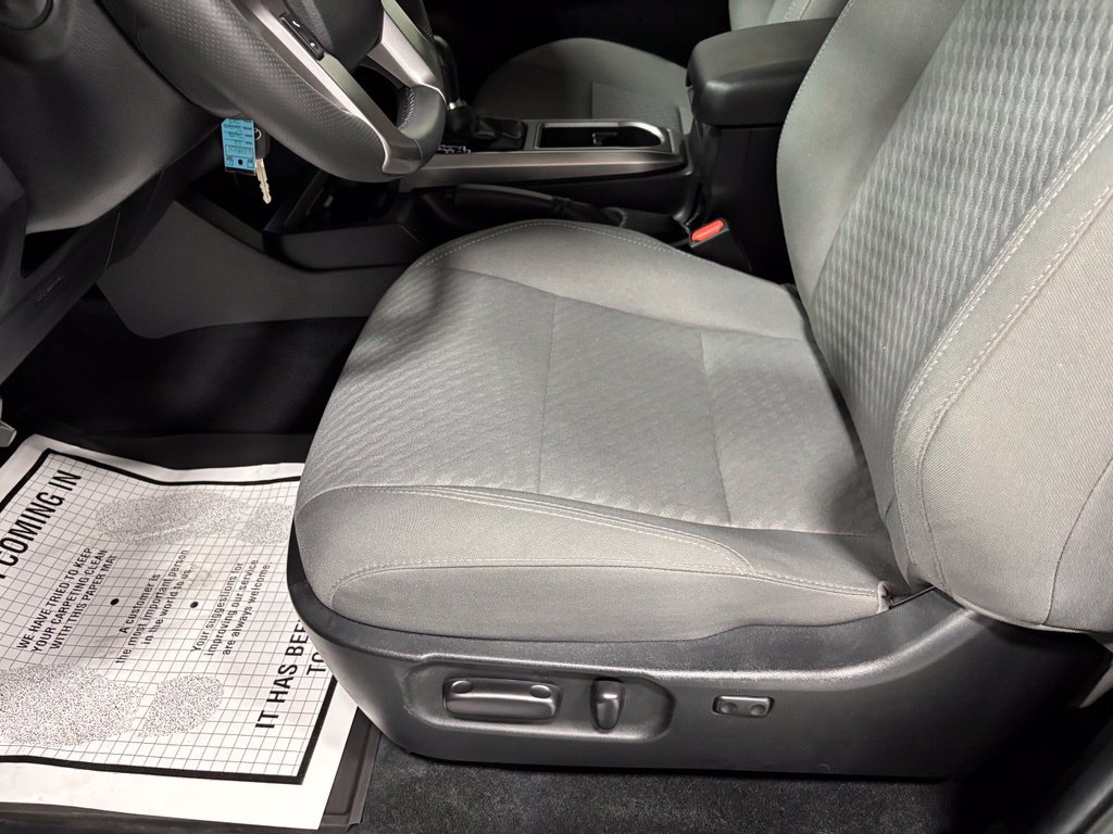 Used 2022 Toyota Tacoma SR5 AWD/4WD image 13
