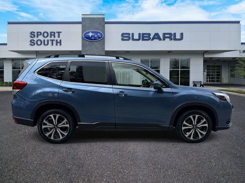 Used 2023 Subaru Forester Limited AWD/4WD image 2