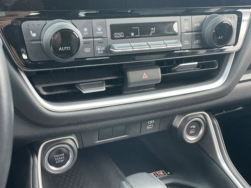 Used 2024 Toyota Grand Highlander XLE image 7