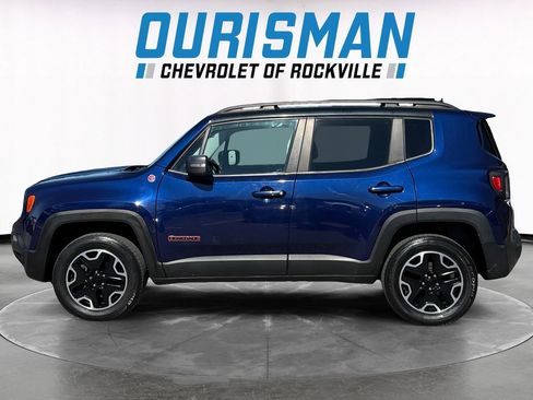 Used 2017 Jeep Renegade Trailhawk w/ Premium Trailhawk Package AWD/4WD image 3