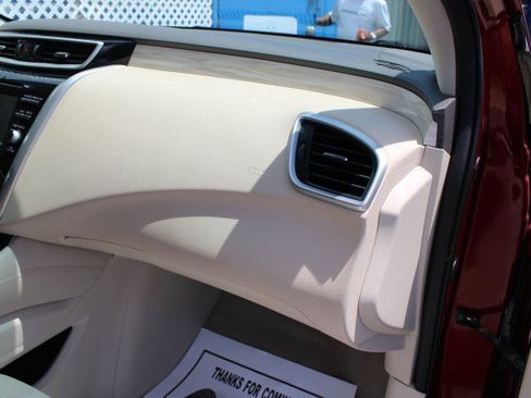 Used 2015 Nissan Murano S FWD image 12
