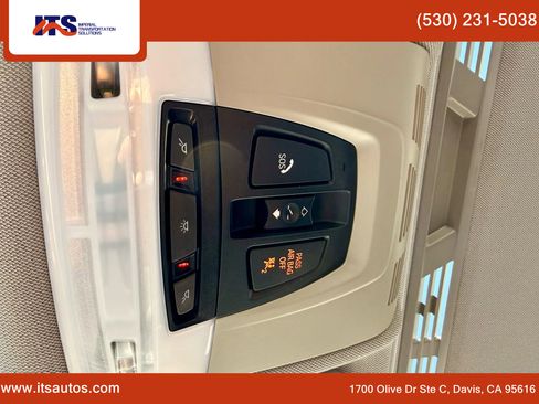 Used 2016 BMW 320i Sedan image 16