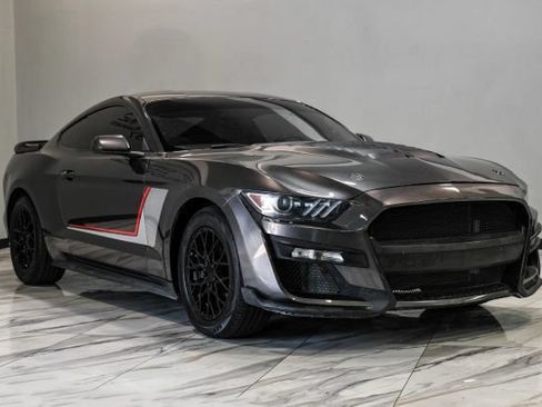 Used 2017 Ford Mustang Coupe RWD image 9