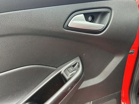 Used 2013 Ford Focus SE w/ SE Winter Pkg image 27