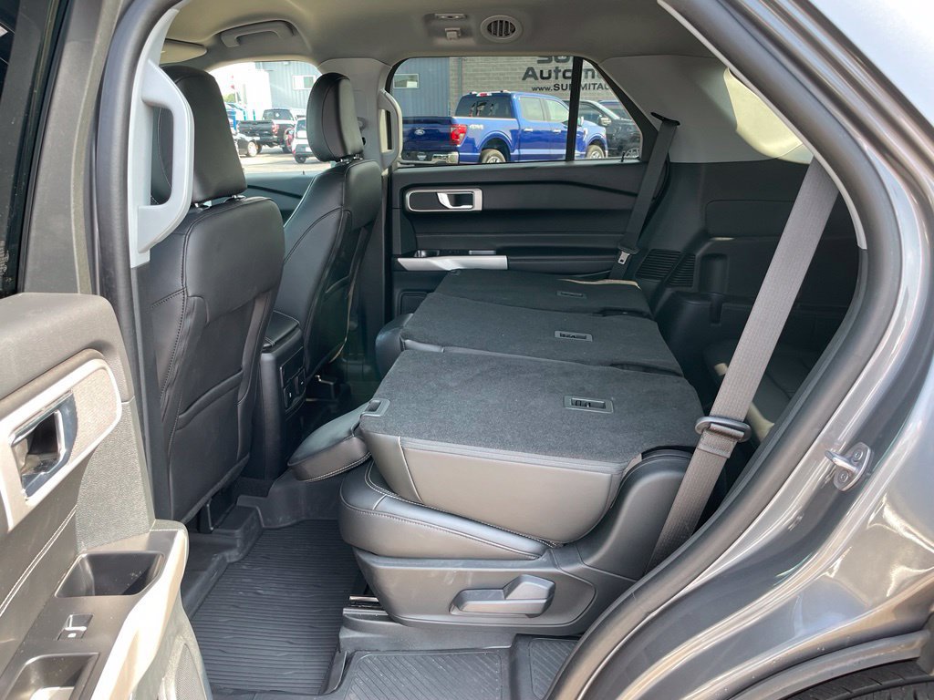Used 2024 Ford Explorer XLT w/ Equipment Group 202A AWD/4WD image 46