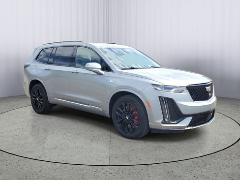 Used 2024 Cadillac XT6 Sport w/ LPO, Floor Liner Package AWD/4WD image 2