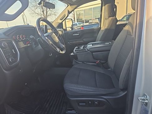 Used 2022 Chevrolet Silverado 3500 LT w/ Convenience Package image 12