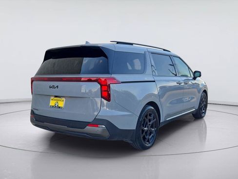 Used 2025 Kia Carnival SX w/ SX Dark Edition Package FWD image 5