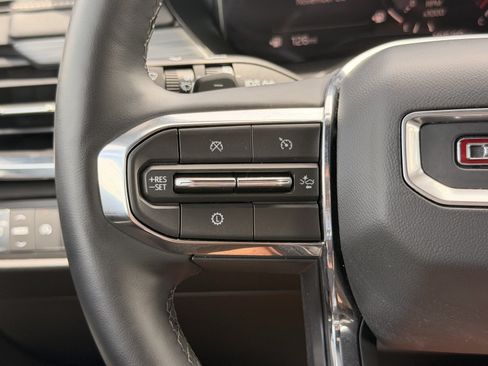 Used 2025 GMC Acadia Elevation FWD image 19