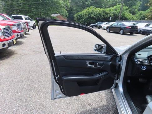 Used 2014 Mercedes-Benz E 350 4MATIC Sedan image 16