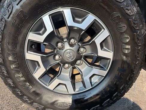 Used 2023 Toyota Tacoma TRD Off-Road AWD/4WD image 51
