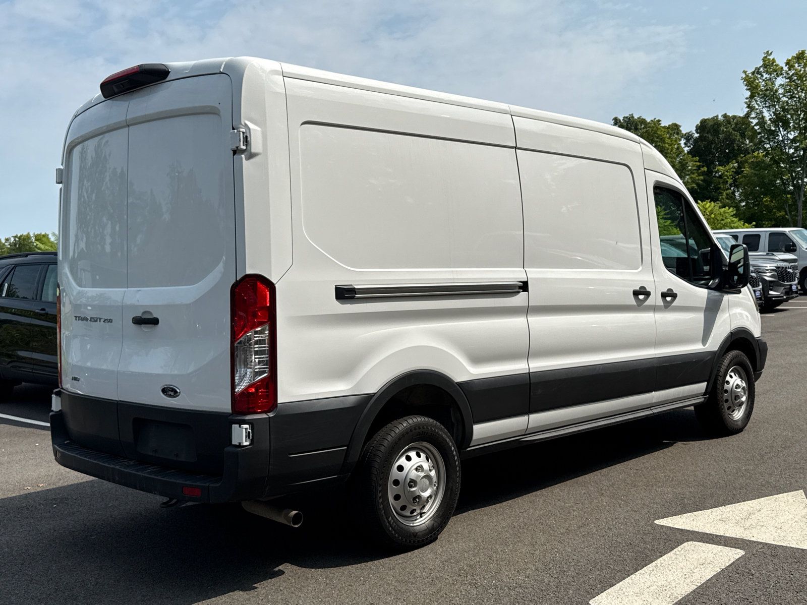 Used 2023 Ford Transit 250 Medium Roof AWD image 4