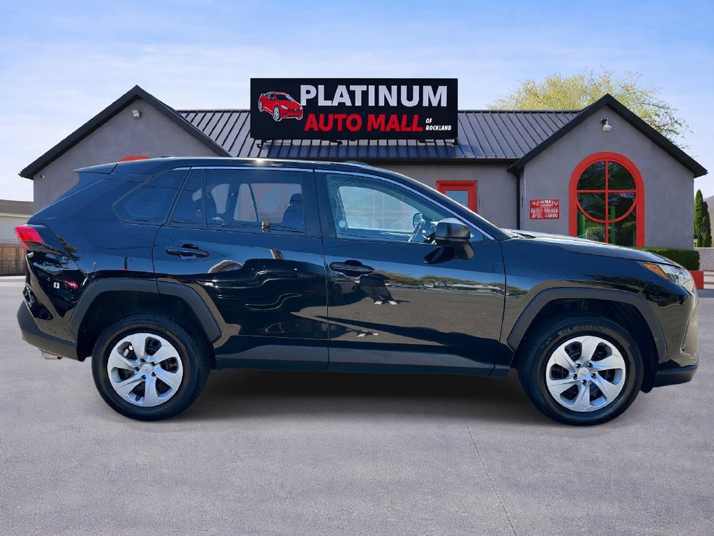 Used 2025 Toyota RAV4 LE AWD/4WD image 2
