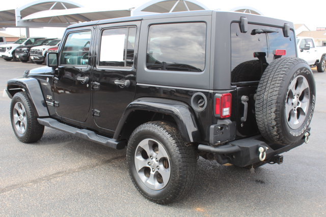 Used 2018 Jeep Wrangler Unlimited Sahara w/ Dual Top Group AWD/4WD image 6