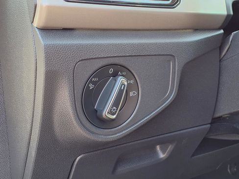 Used 2021 Volkswagen Atlas SEL Premium image 5