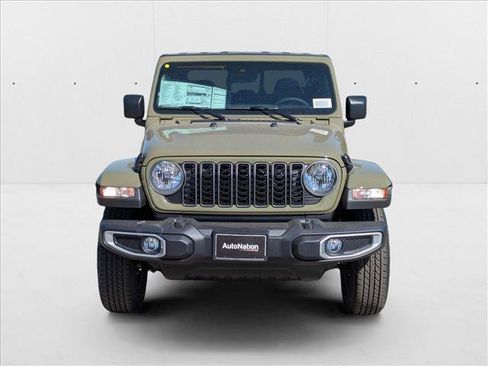 New 2025 Jeep Gladiator Sport image 6