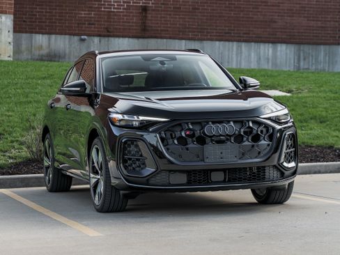 New 2026 Audi SQ5 Premium Plus image 2