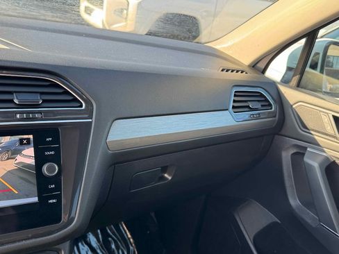 Used 2020 Volkswagen Tiguan SE w/ 3rd Row Seat Package image 17