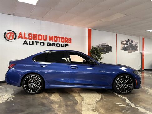 Used 2022 BMW 330i Sedan w/ M Sport Package image 3