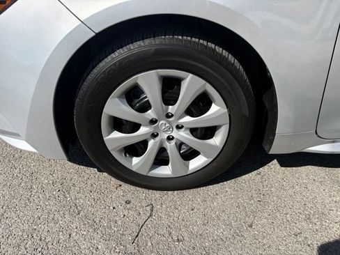 Used 2024 Toyota Corolla LE FWD image 13