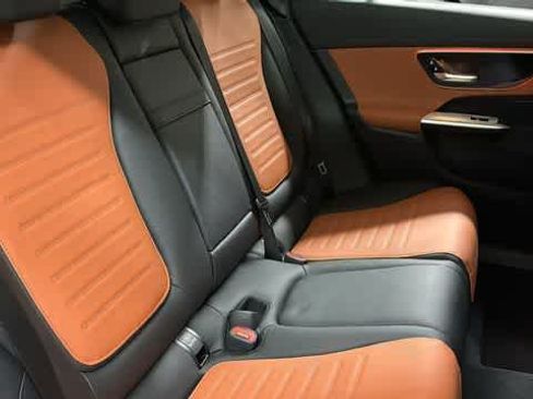 Certified 2026 Mercedes-Benz GLC 43 AMG 4MATIC image 34
