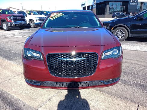 Used 2018 Chrysler 300 Touring w/ Sport Appearance Package image 3