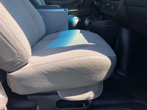 Used 2018 Chevrolet Express 2500 w/ Driver Convenience Package image 24