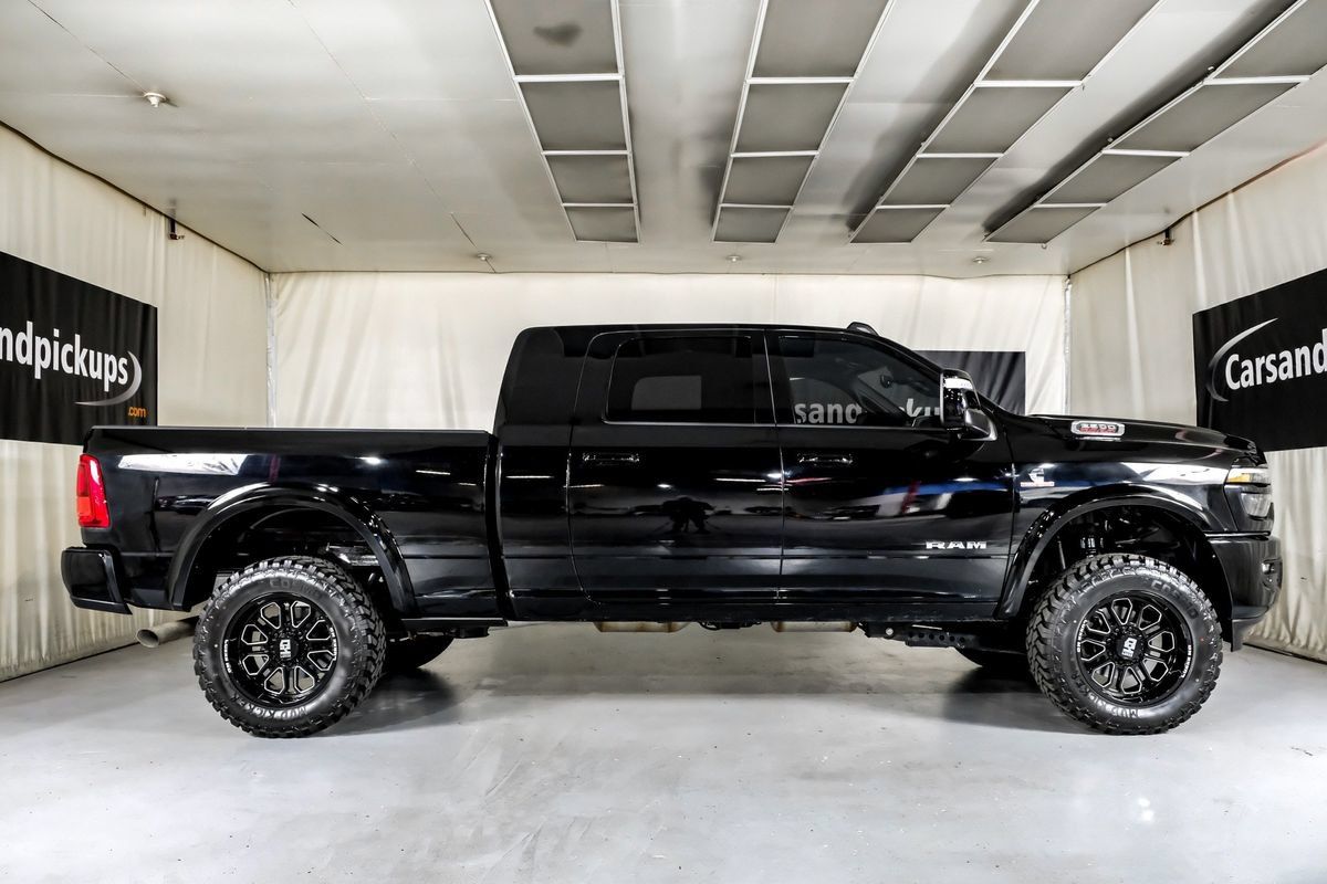 Used 2025 RAM 2500 Laramie AWD/4WD image 6