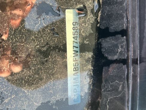 Used 2015 Jeep Cherokee Sport image 12