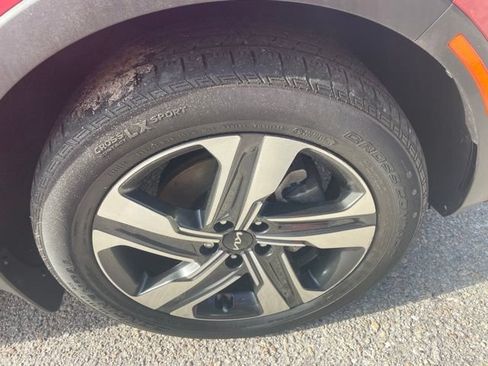 Used 2023 Kia Sorento EX AWD/4WD image 7